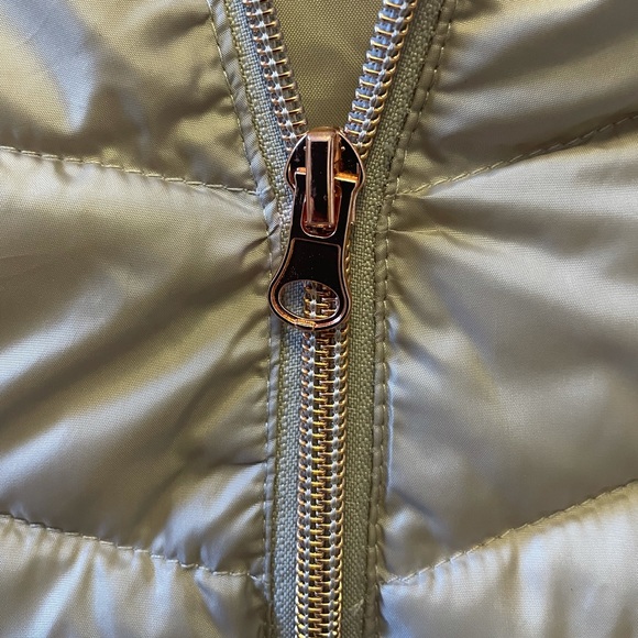 Sz XL Champagne puffer coat with rose gold zippers nwot - Picture 2 of 5